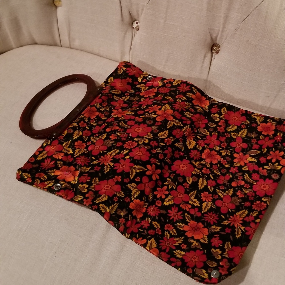 Vintage Shoppers w/tortoise plastic handles - Picture 2 of 4